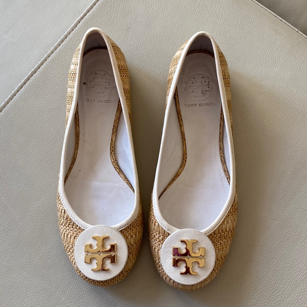 Tory Burch Raffia White and Gold Flats size 7